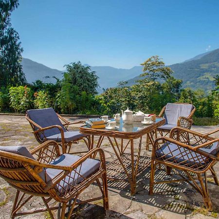 La Ipsing Farm By Stayvista - 3 Bhk Villa With Balcony, Mountain View, Indoor Games, And Pet Friendly Samdong Ngoại thất bức ảnh