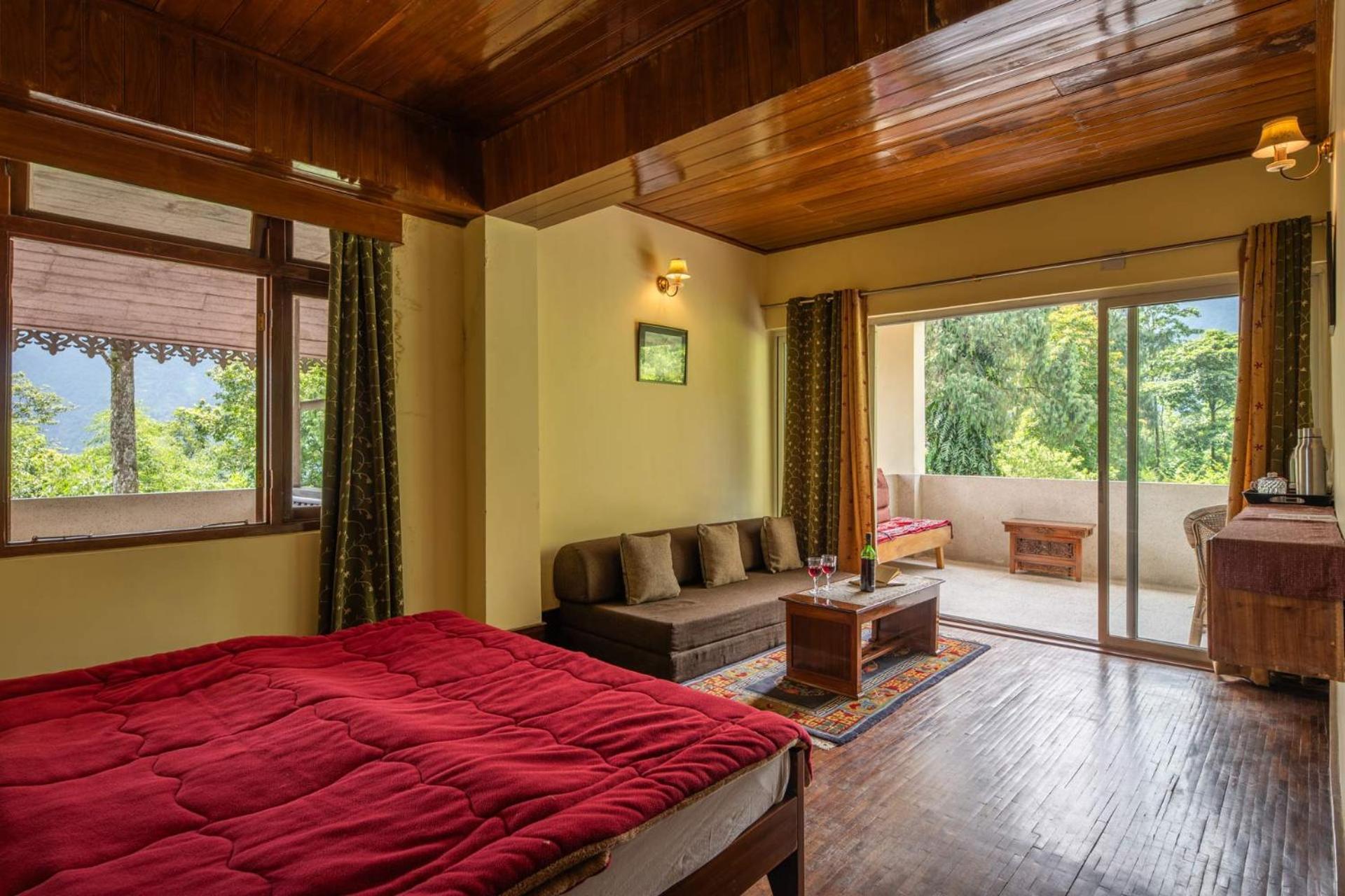 La Ipsing Farm By Stayvista - 3 Bhk Villa With Balcony, Mountain View, Indoor Games, And Pet Friendly Samdong Ngoại thất bức ảnh