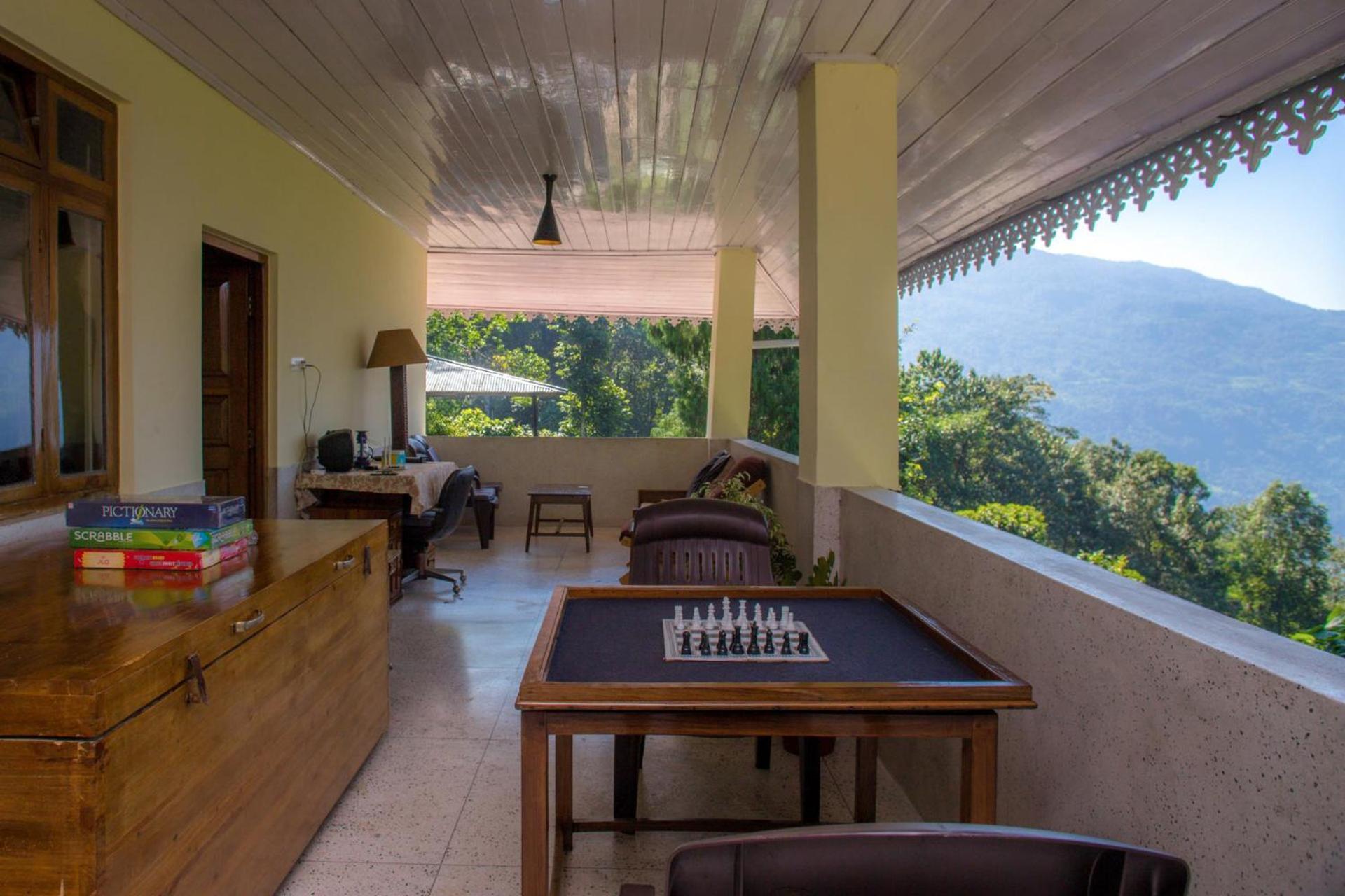 La Ipsing Farm By Stayvista - 3 Bhk Villa With Balcony, Mountain View, Indoor Games, And Pet Friendly Samdong Ngoại thất bức ảnh