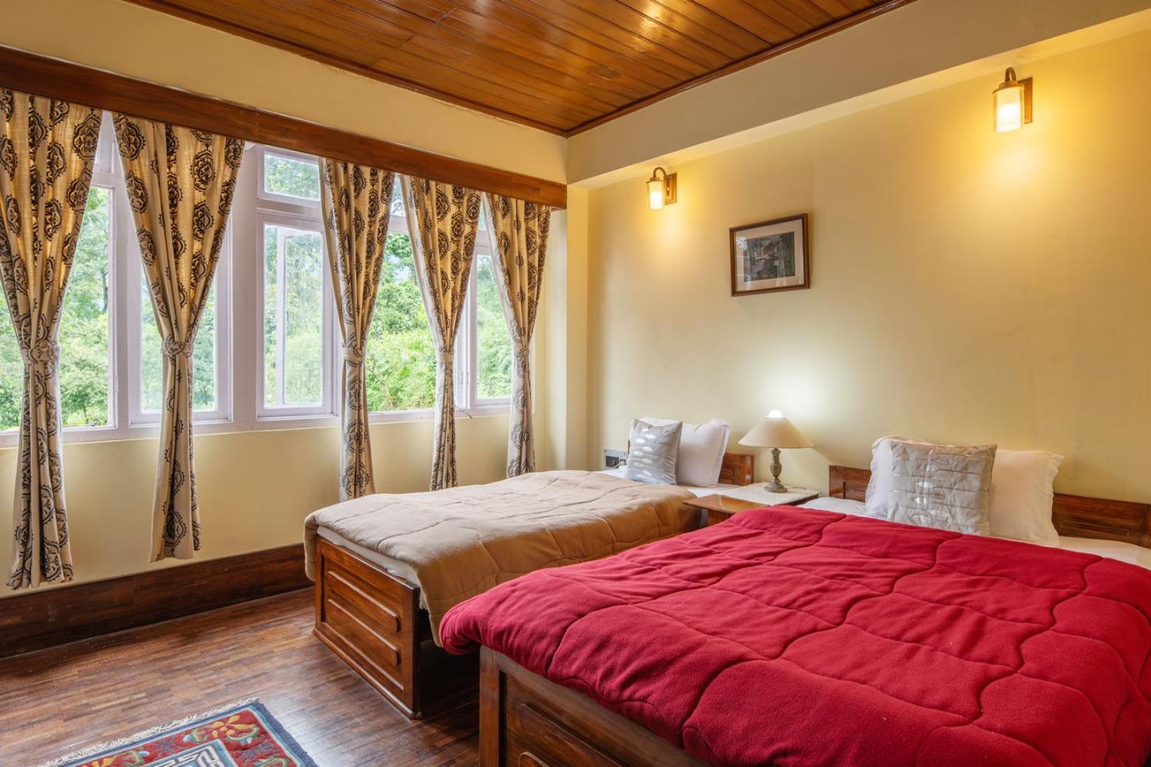 La Ipsing Farm By Stayvista - 3 Bhk Villa With Balcony, Mountain View, Indoor Games, And Pet Friendly Samdong Ngoại thất bức ảnh