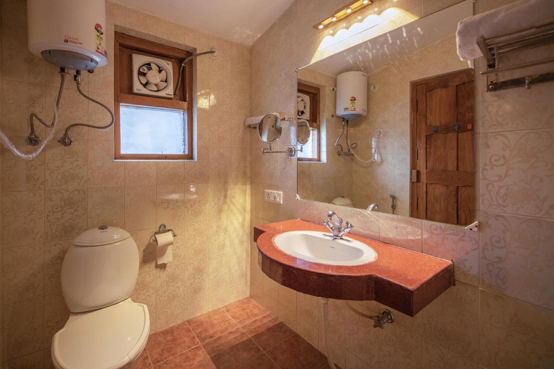La Ipsing Farm By Stayvista - 3 Bhk Villa With Balcony, Mountain View, Indoor Games, And Pet Friendly Samdong Ngoại thất bức ảnh